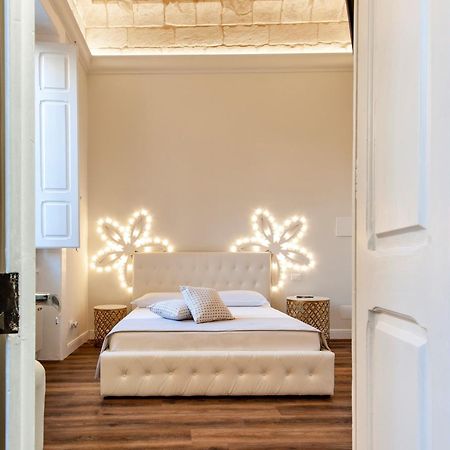 Vittoria Luxury House Bed & Breakfast Lecce Exterior photo