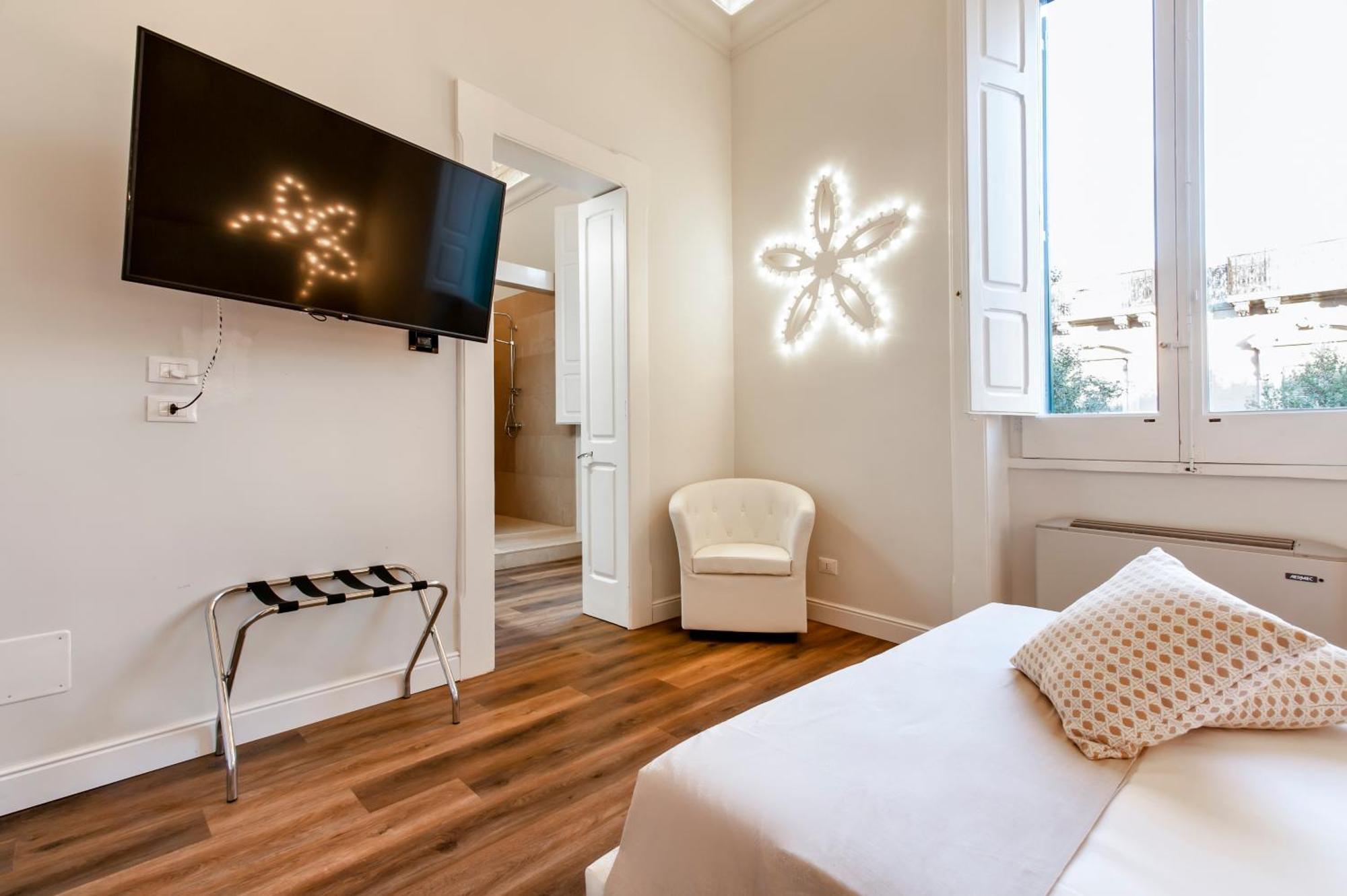 Vittoria Luxury House Bed & Breakfast Lecce Exterior photo